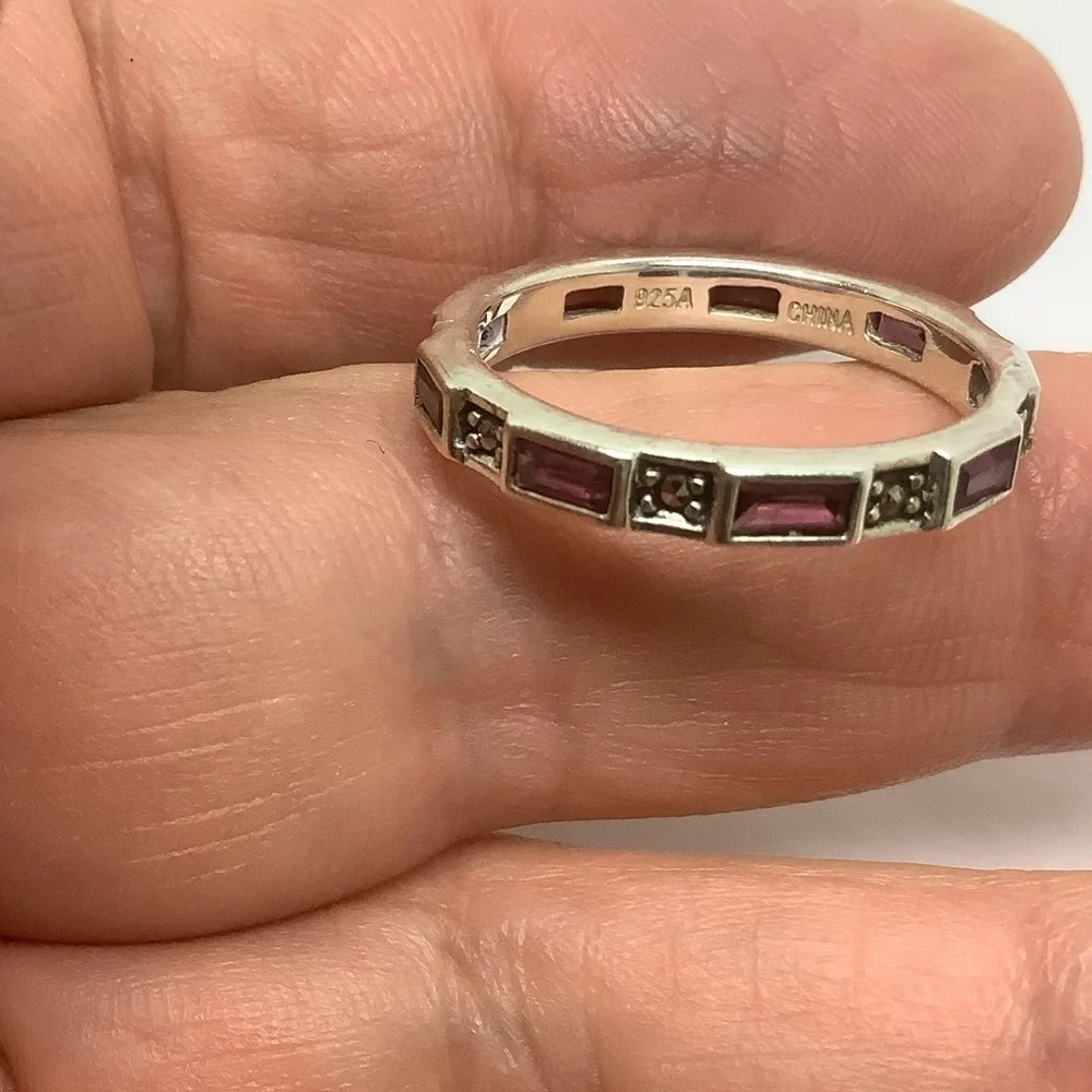 Sterling silver red gemstone unisex eternity band ring